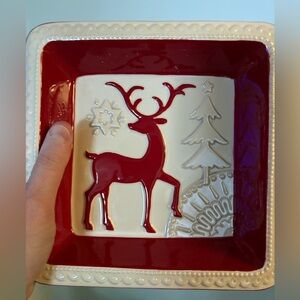 Grasslands Road Red and Cream Holiday Dish